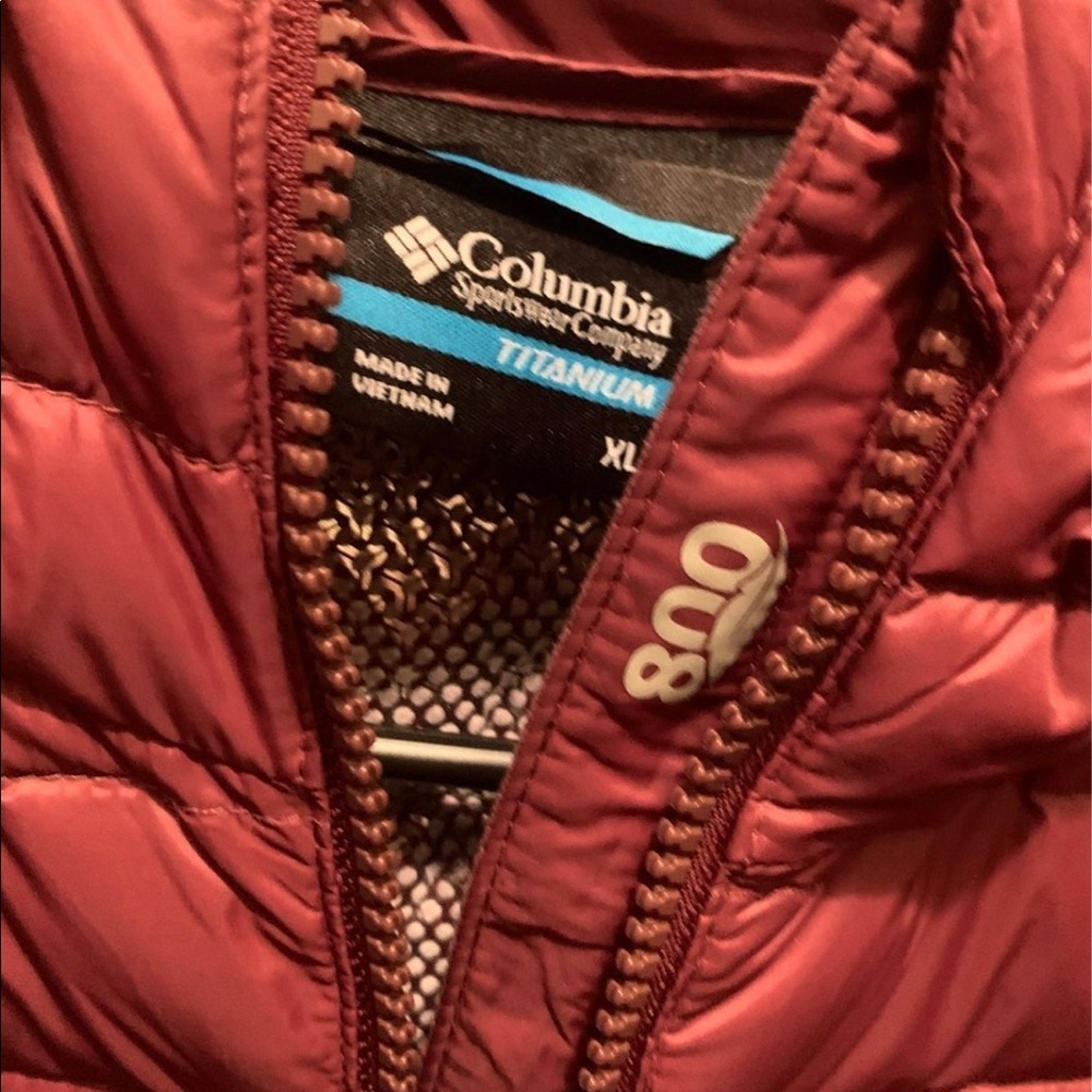 Columbia titanium  alpha trail puffer jacket